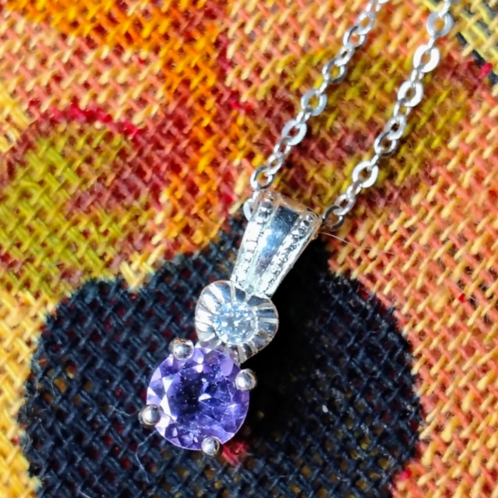 AVON 2005  Sterling Silver Amethyst w CZ accents Pendant And Necklace With Box - Picture 3 of 10